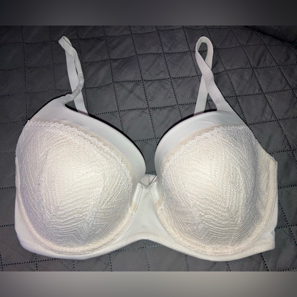 Victoria's Secret Bra Bundle 34DDD - Picture 2 of 5